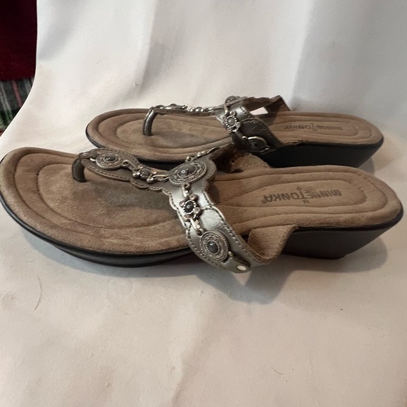 Minnetonka pewter leather slides size 9m - Picture 2 of 8